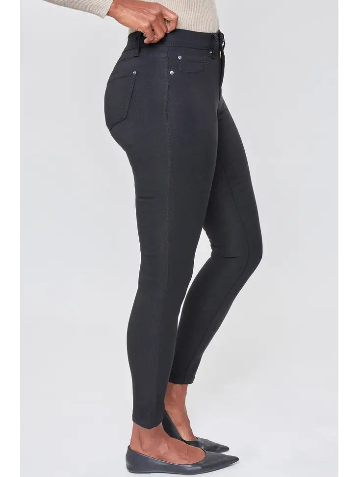 Missy Hyperstretch Skinny in Black